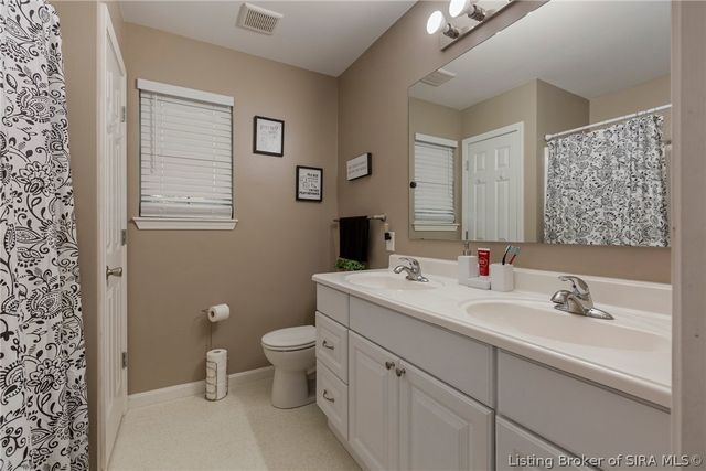 2211 Woodland Drive, Jeffersonville, IN 47130