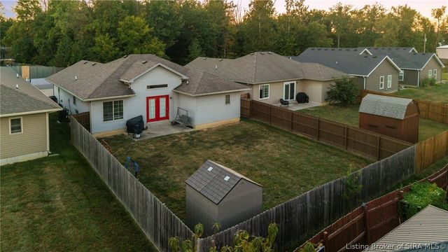 2211 Woodland Drive, Jeffersonville, IN 47130