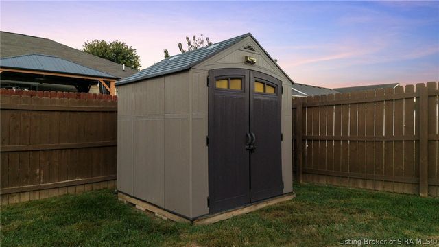 2211 Woodland Drive, Jeffersonville, IN 47130