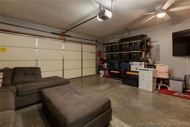 2211 Woodland Drive, Jeffersonville, IN 47130