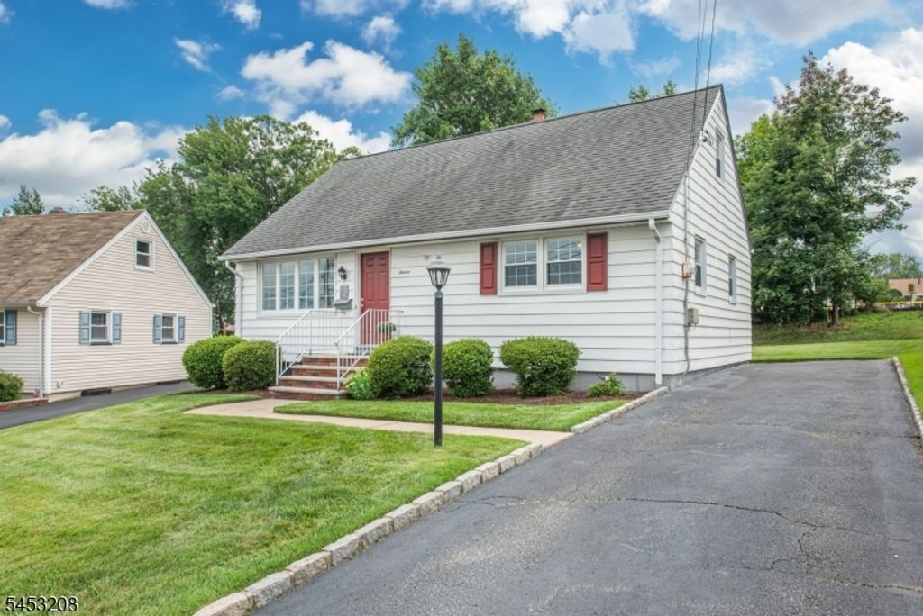 11 Susan Ct, Clifton City, NJ 07012 — exterior