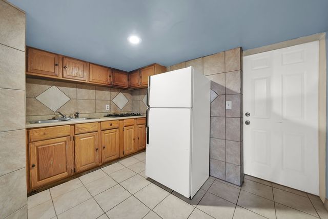 2238 S California Avenue, Chicago, IL 60608