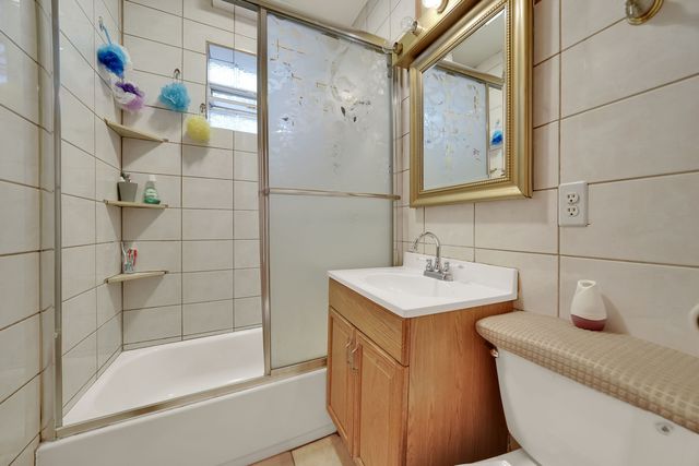 2238 S California Avenue, Chicago, IL 60608