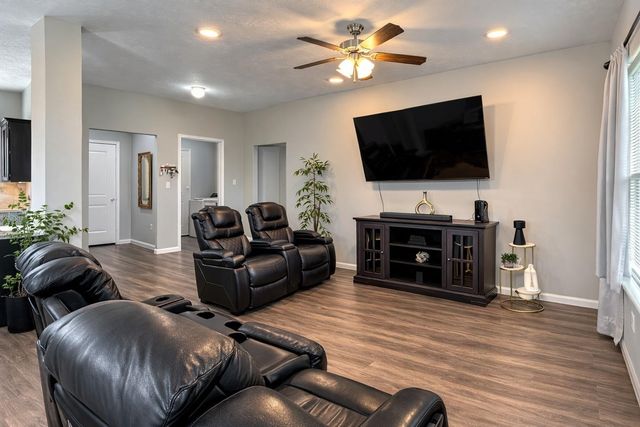 698 Road 5107, Cleveland, TX 77327