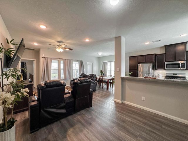 698 Road 5107, Cleveland, TX 77327