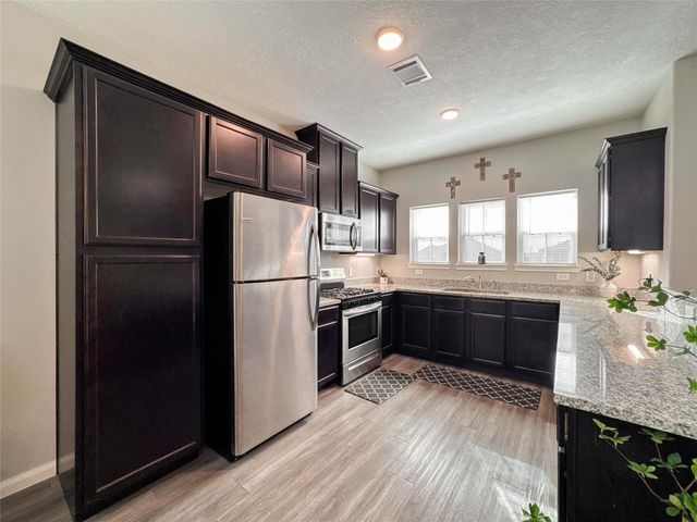 698 Road 5107, Cleveland, TX 77327