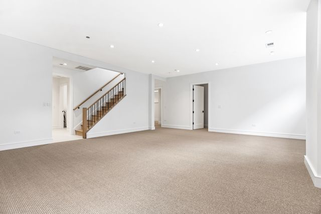 2611 N Hermitage Avenue 113, Chicago, IL 60614