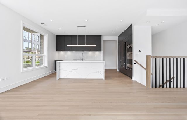 2611 N Hermitage Avenue 113, Chicago, IL 60614