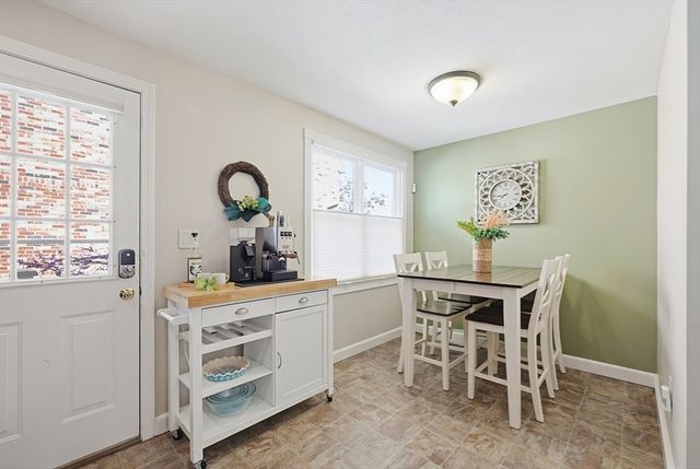 21 School St 21, Natick, MA 01760