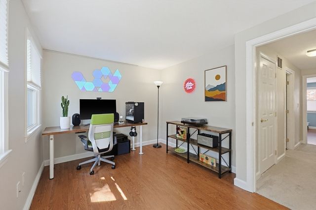 21 School St 21, Natick, MA 01760