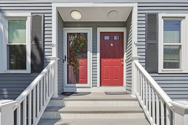 21 School St 21, Natick, MA 01760