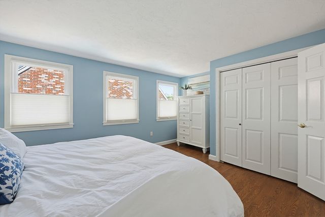 21 School St 21, Natick, MA 01760