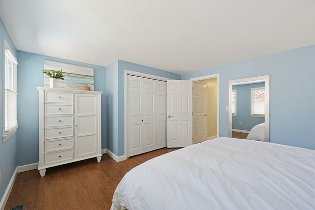 21 School St 21, Natick, MA 01760