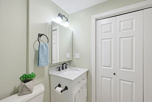 21 School St 21, Natick, MA 01760