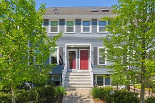21 School St 21, Natick, MA 01760