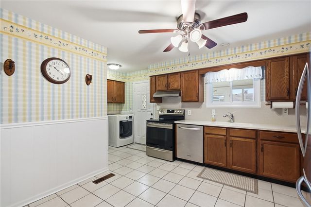 812 Hollendale Drive, Kettering, OH 45429