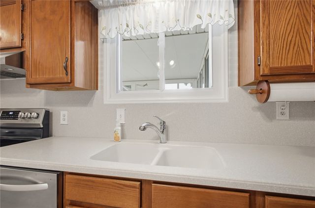 812 Hollendale Drive, Kettering, OH 45429