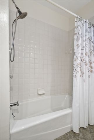 812 Hollendale Drive, Kettering, OH 45429