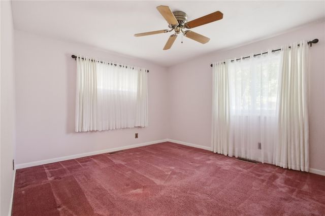 812 Hollendale Drive, Kettering, OH 45429