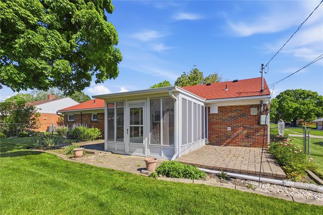 812 Hollendale Drive, Kettering, OH 45429