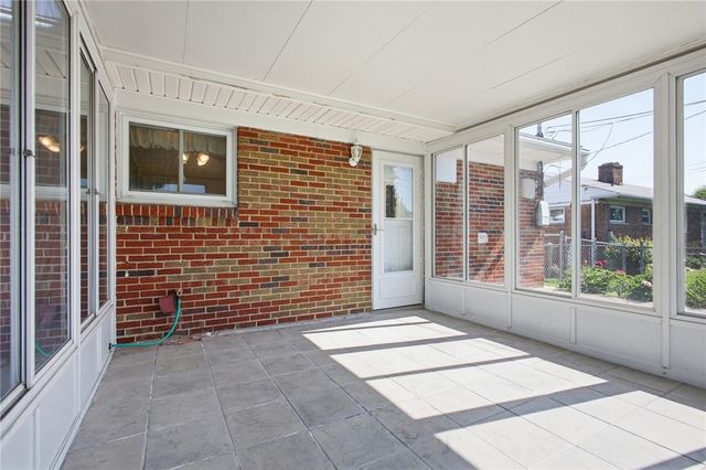 812 Hollendale Drive, Kettering, OH 45429