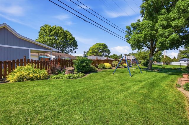 812 Hollendale Drive, Kettering, OH 45429
