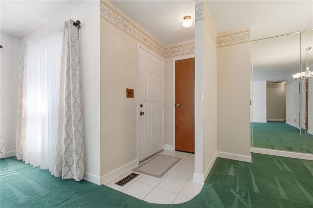 812 Hollendale Drive, Kettering, OH 45429