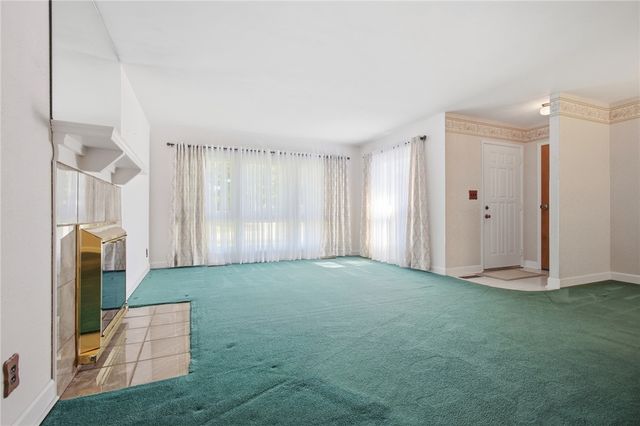 812 Hollendale Drive, Kettering, OH 45429
