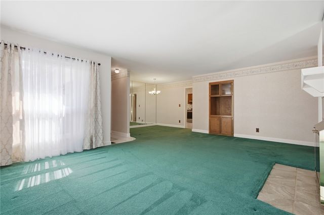 812 Hollendale Drive, Kettering, OH 45429