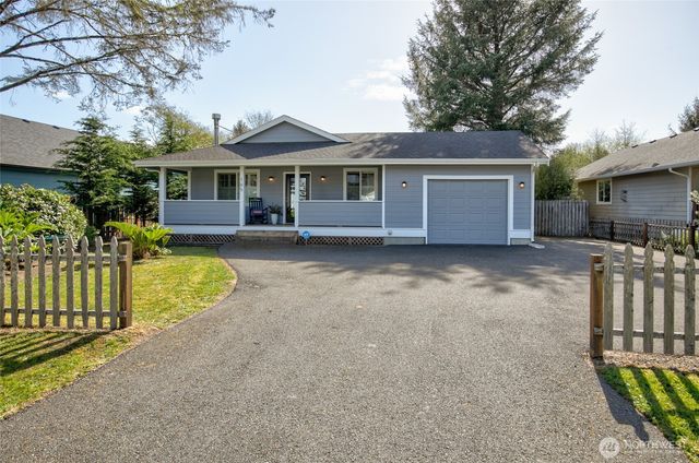 165 N Narwhal Loop NW, Ocean Shores, WA 98569