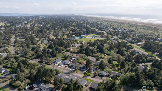 165 N Narwhal Loop NW, Ocean Shores, WA 98569