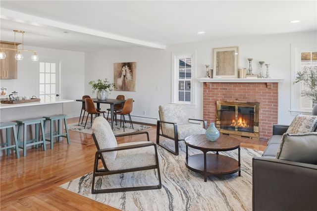 458 River Road, Lincoln, RI 02865