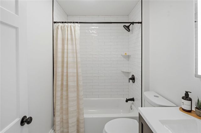 458 River Road, Lincoln, RI 02865