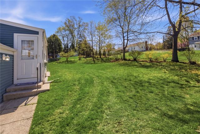 458 River Road, Lincoln, RI 02865