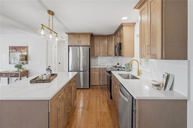 458 River Road, Lincoln, RI 02865