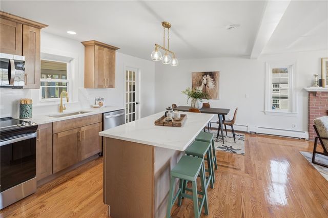 458 River Road, Lincoln, RI 02865