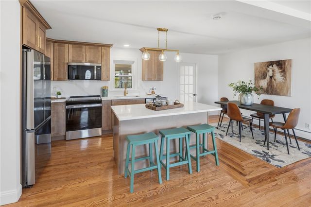 458 River Road, Lincoln, RI 02865