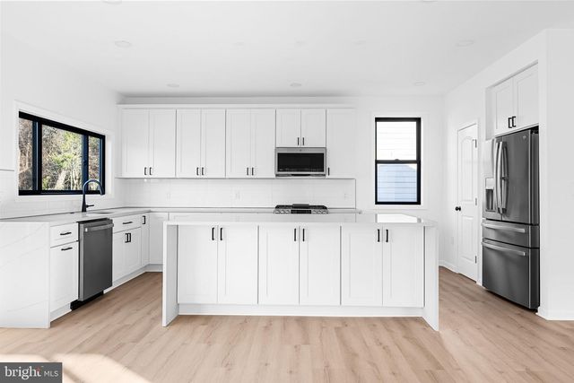 3108 ADAMS ST NE, Washington, DC 20018