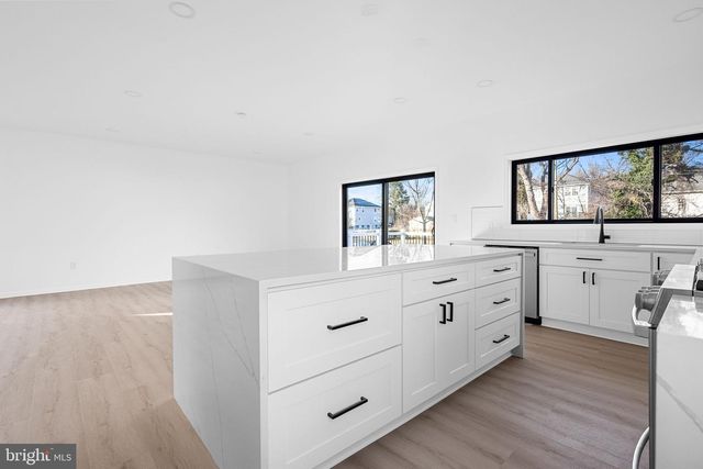 3108 ADAMS ST NE, Washington, DC 20018