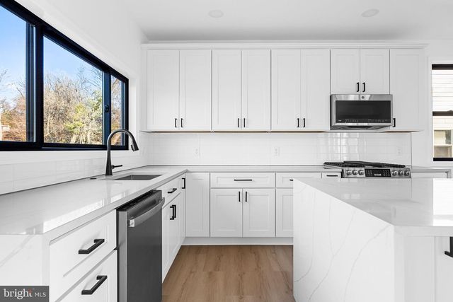 3108 ADAMS ST NE, Washington, DC 20018