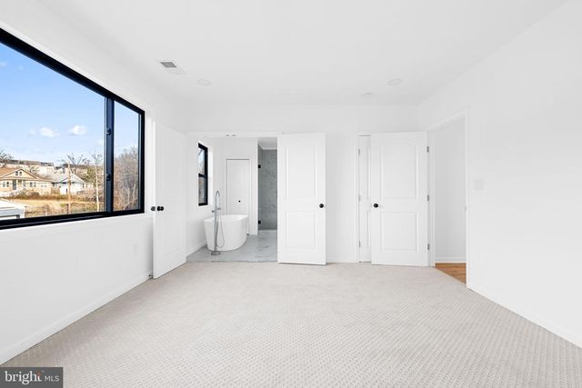 3108 ADAMS ST NE, Washington, DC 20018