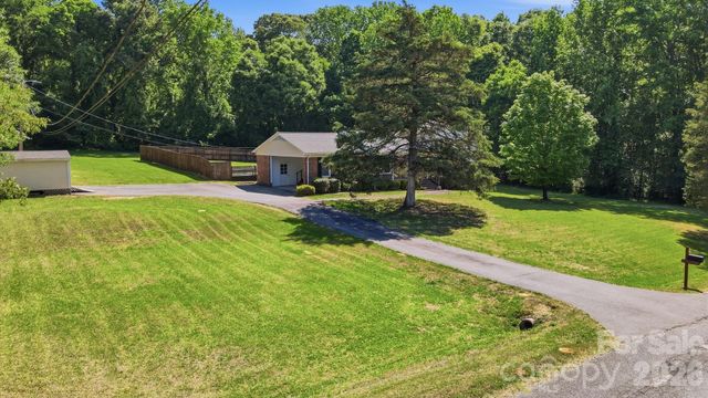 1890 Country Manor Lane, Rock Hill, SC 29730