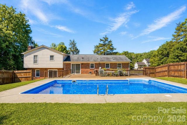 1890 Country Manor Lane, Rock Hill, SC 29730
