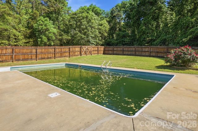 1890 Country Manor Lane, Rock Hill, SC 29730