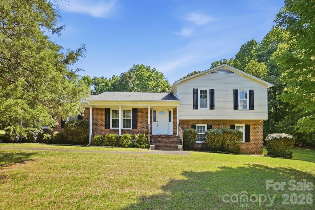 1890 Country Manor Lane, Rock Hill, SC 29730