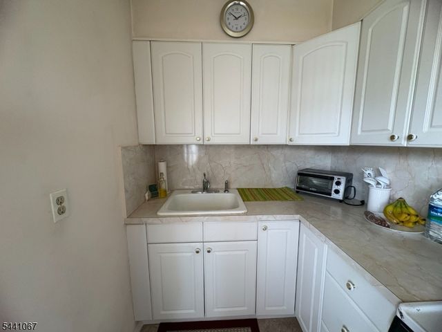 100 Bergen Boulevard, Fairview Boro, NJ 07022