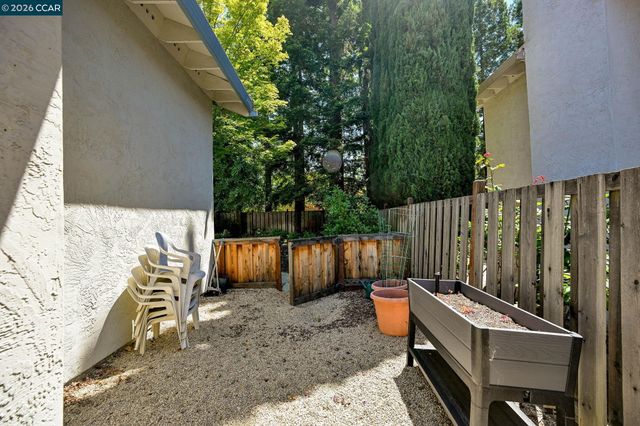 421 Stoneybrook Ct, Danville, CA 94506
