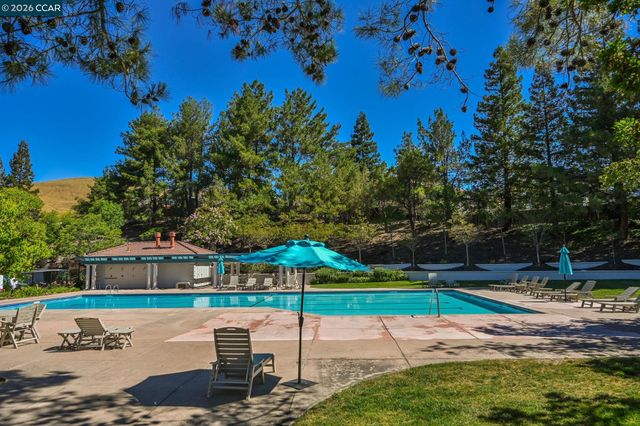 421 Stoneybrook Ct, Danville, CA 94506
