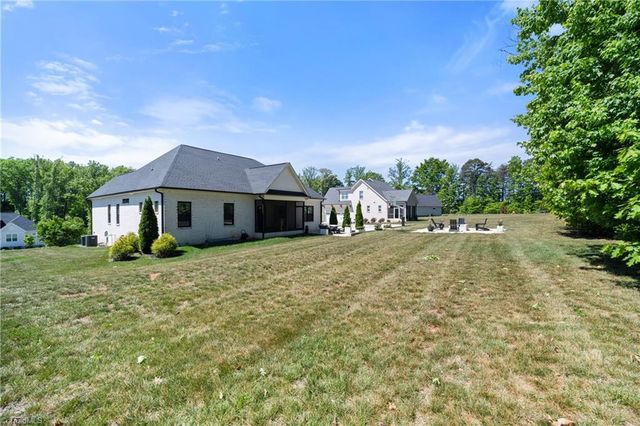 170 Arrow Glenn Court, Advance, NC 27006