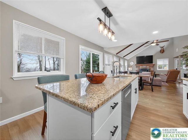 103 Eagle View Run, Tobyhanna Twp, PA 18334